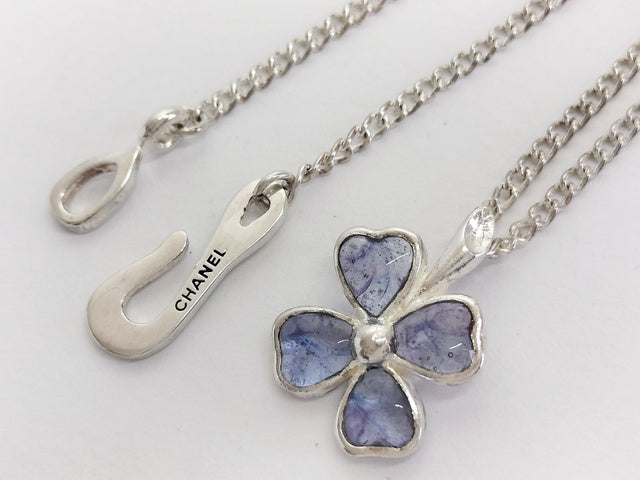 6814 - Chanel Silver Clover Pendant Necklace Blue Purple Resin