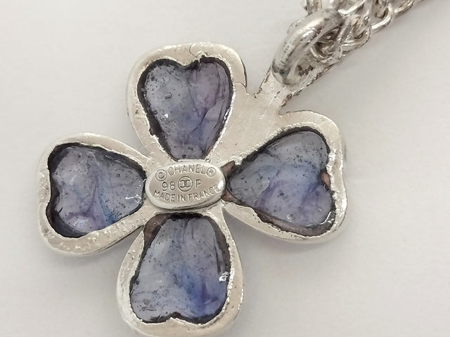 6814 - Chanel Silver Clover Pendant Necklace Blue Purple Resin