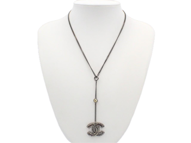 6815 - Vintage Chanel 03P CC Rhinestone Black Necklace Gunmetal Lariat