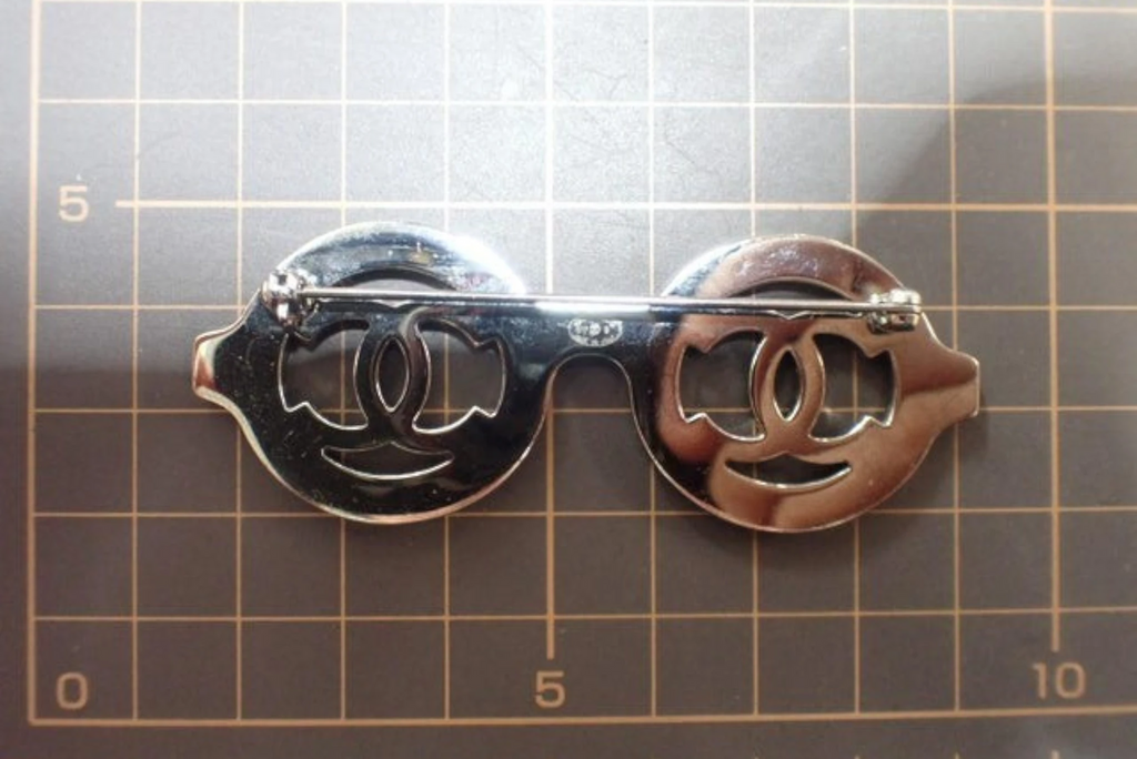 6921 - Chanel CC Logo Glasses Brooch Pin Crystal Rhinestone