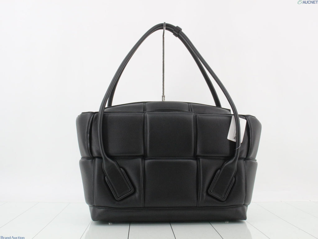 7610 - Bottega Veneta Maxi Intrecciato Padded Large Arco Tote Bag Black - Image 1