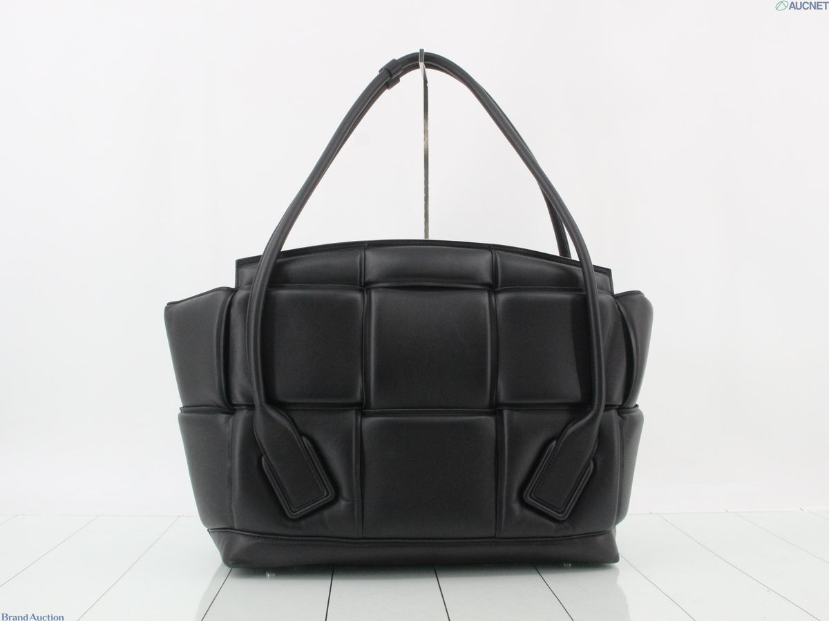 7610 - Bottega Veneta Maxi Intrecciato Padded Large Arco Tote Bag Black - Image 2