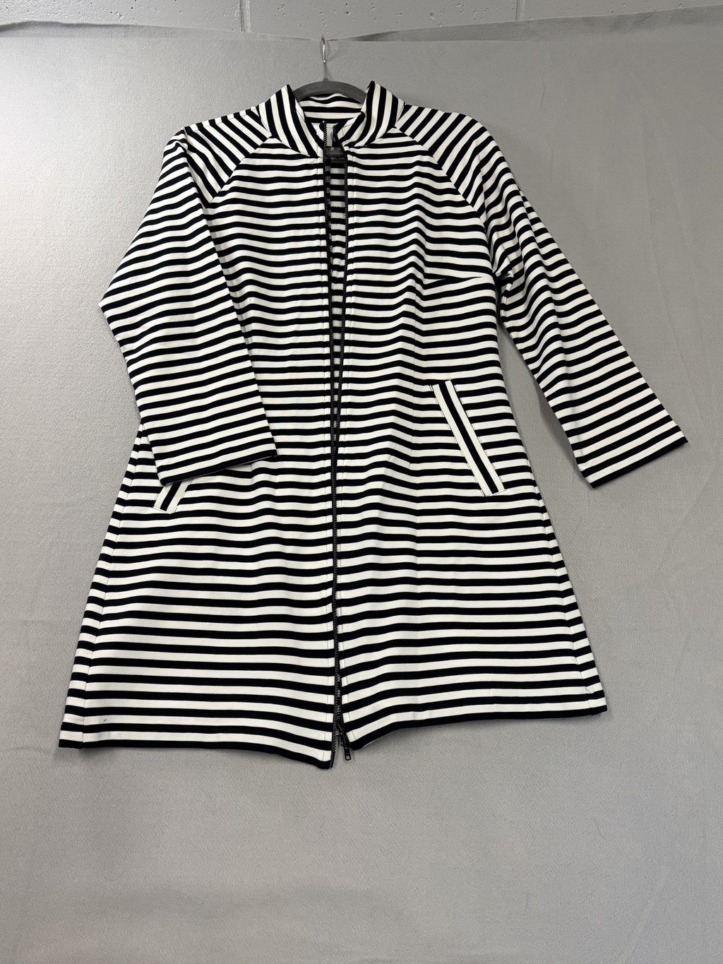 cabi Byline Jacket 5851 Black White Stripe S Spring 2021 Women's - Image 1