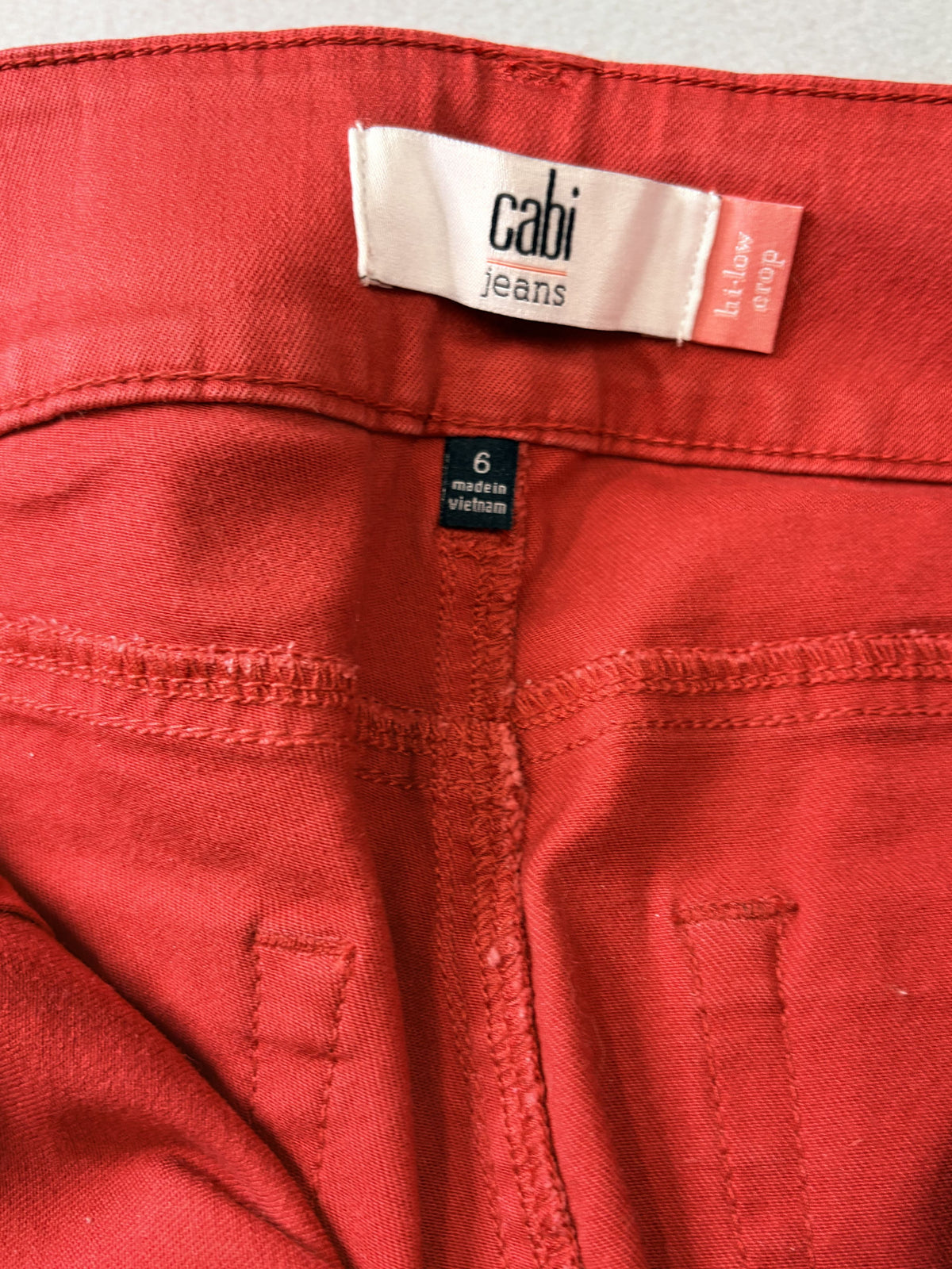 cabi Hi-Low Crop Jeans Red Women's Size 6 - Image 3