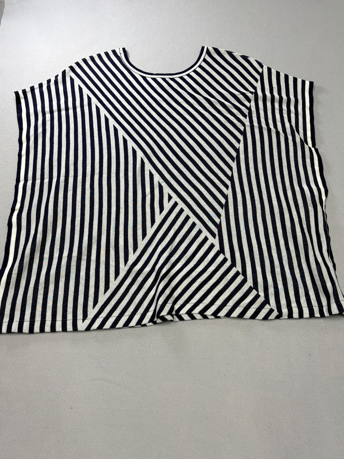 Cabi Siesta Poncho Navy White Stripes Top XS Women's - Image 4