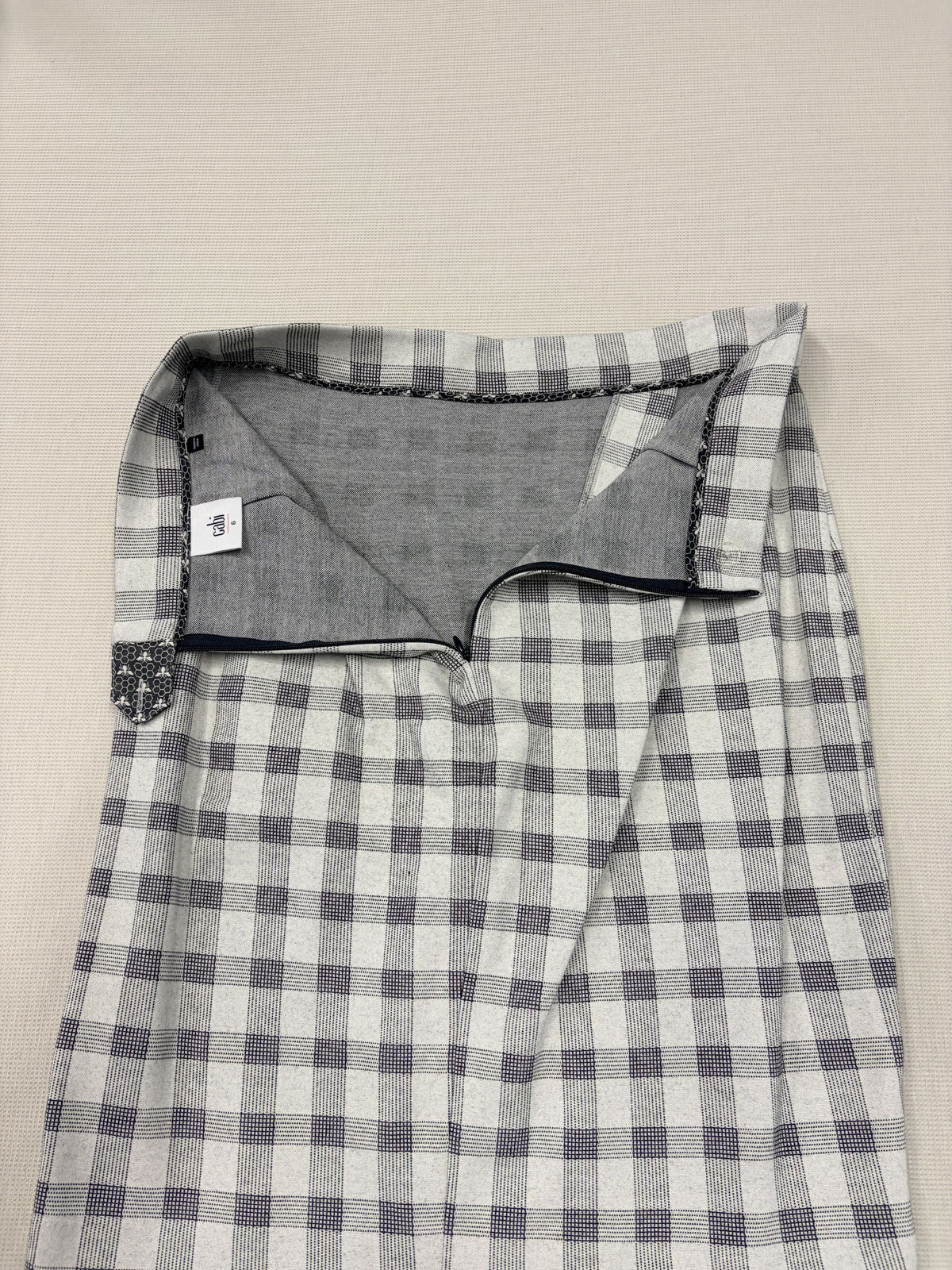 Cabi Valentina Gray and White Plaid Faux Wrap Pencil Skirt Women's - Image 6