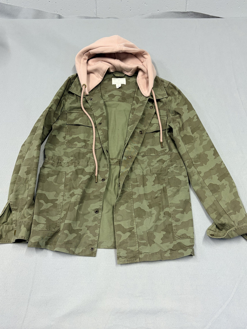 Caslon Hooded Camo Utility Jacket Green Camouflage Pink Hood Medium Women's - Image 1