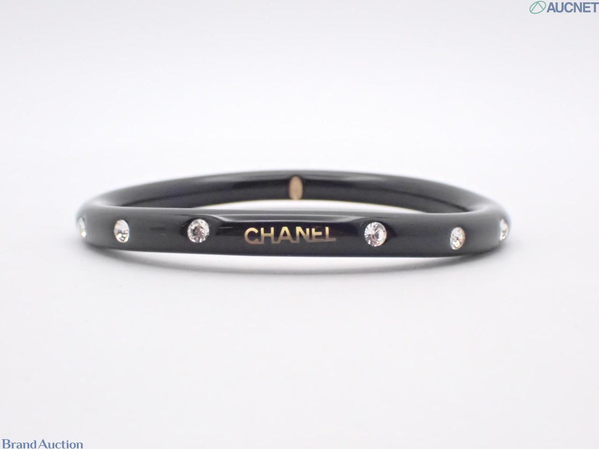 7618 - Chanel Black Resin Rhinestone Logo Bangle Bracelet - Image 1