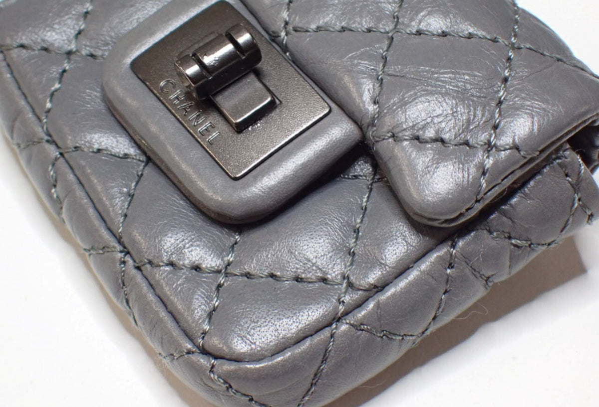 7660 - Chanel 2.55 Reissue Mini Matelasse Pouch Airpod Case - Image 5