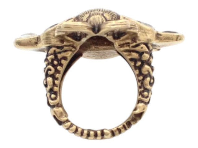 CURATED by Kira Gucci Bee Interlocking ring in bronze with intricate engraved band and bee motif