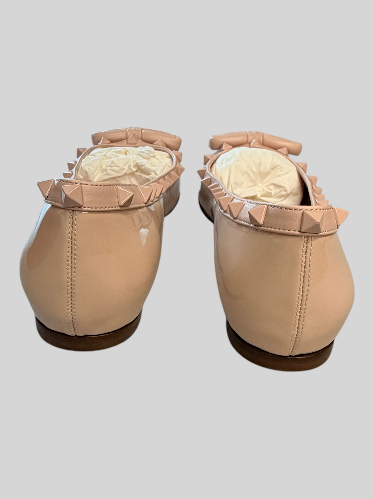 CURATED by Kira Valentino Garavani rose quartz patent leather ballerina flats with signature pyramid stud trim