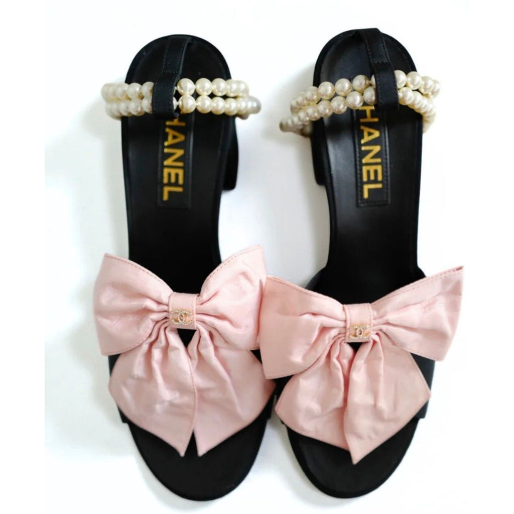 5966 - Chanel Block Heels with CC Pearl Ankle Strap & Pink Bow - Size 41 - NIB