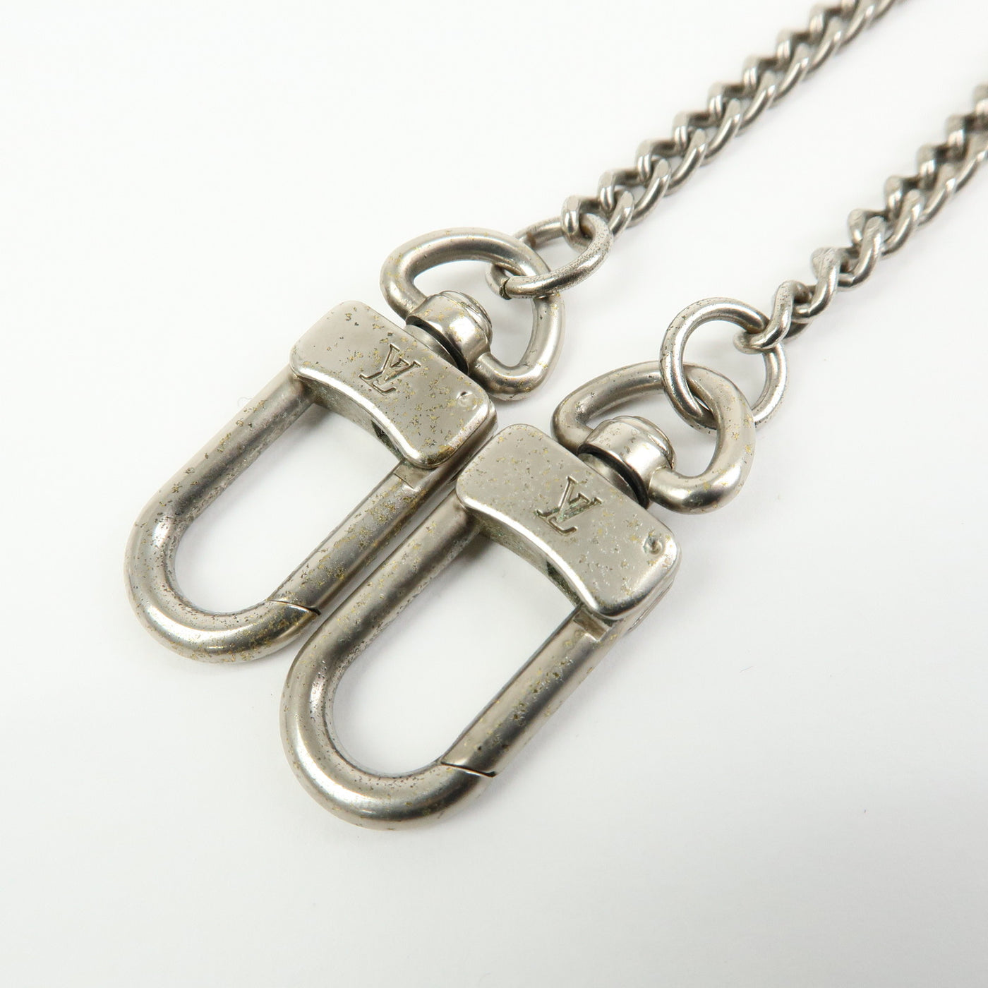 7071 - Louis Vuitton Metal Key Chain Strap Silver