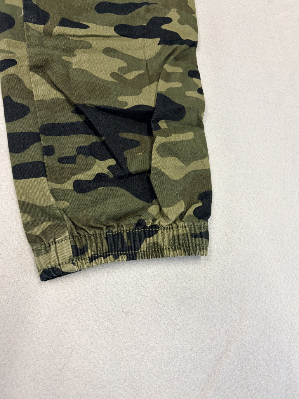 Lazer Jogger Pants Green camouflage Size 16 Camo Elastic Cuffs - Image 2