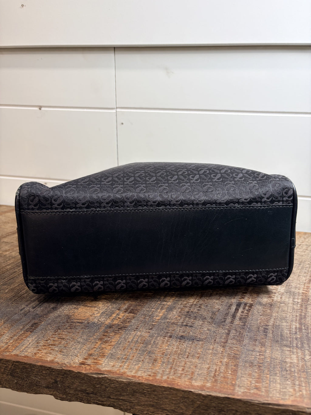 7497 - Loewe Vintage Anagram and Leather Shoulder Bag Black - Image 4