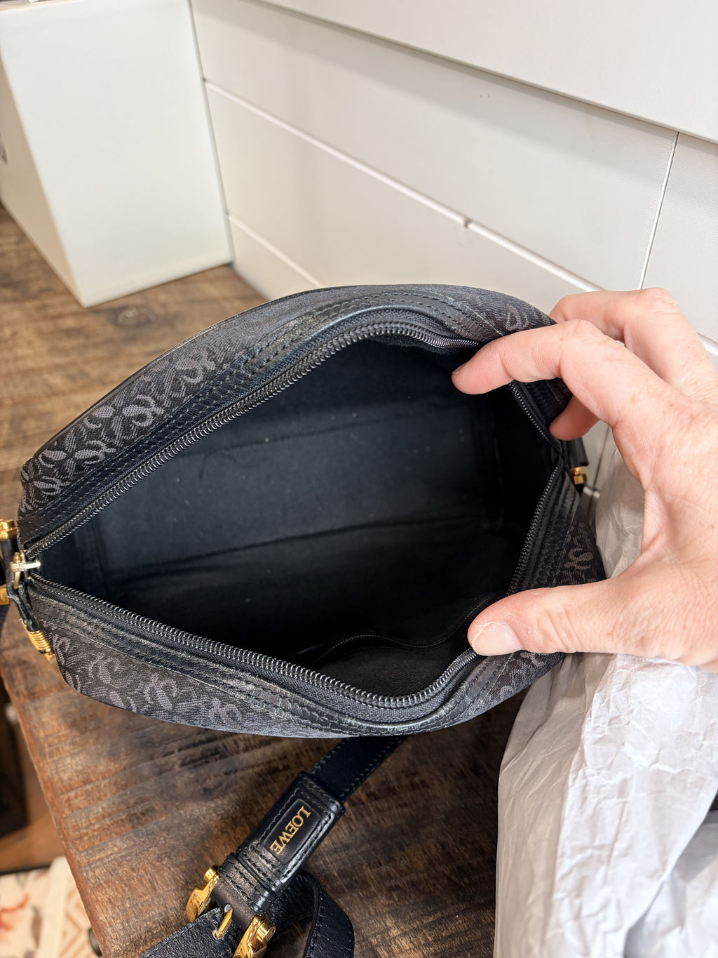 7497 - Loewe Vintage Anagram and Leather Shoulder Bag Black - Image 5