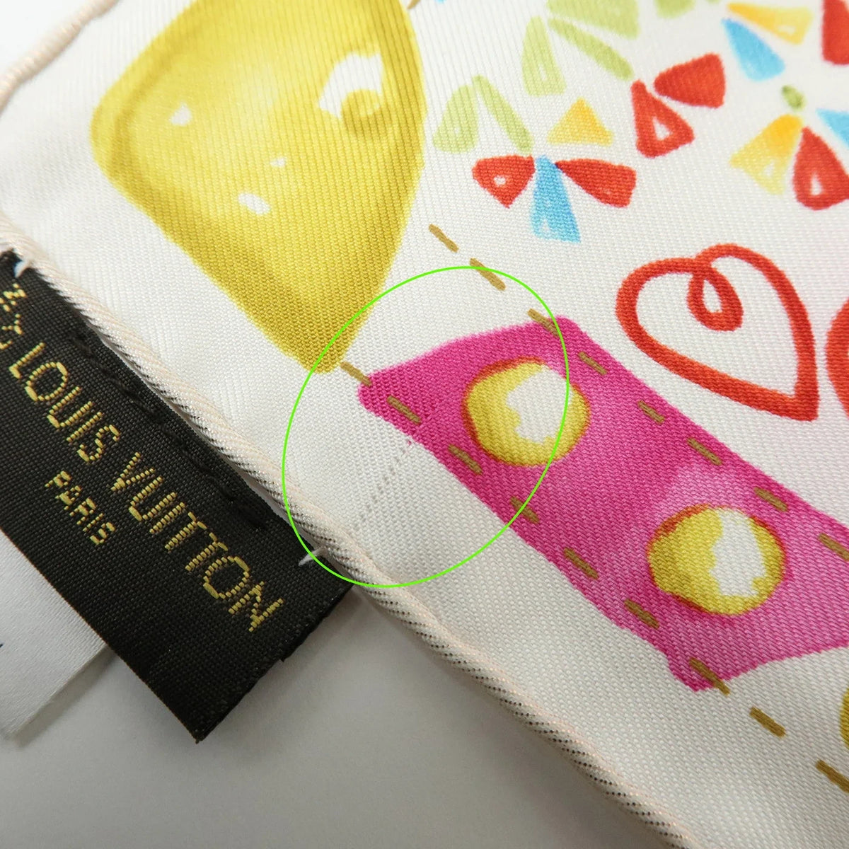 6835 - Louis Vuitton 100% Silk Scarf Voyage Autour De Ma Malle Promenade Kyoto Pink - Image 17