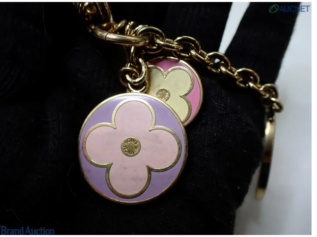 7543 - Louis Vuitton Monogram Charm Gold - Image 4