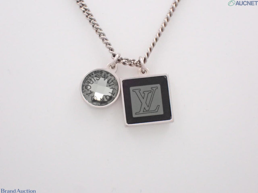7602 - Louis Vuitton Collier Charm Monogram Necklace - Image 1