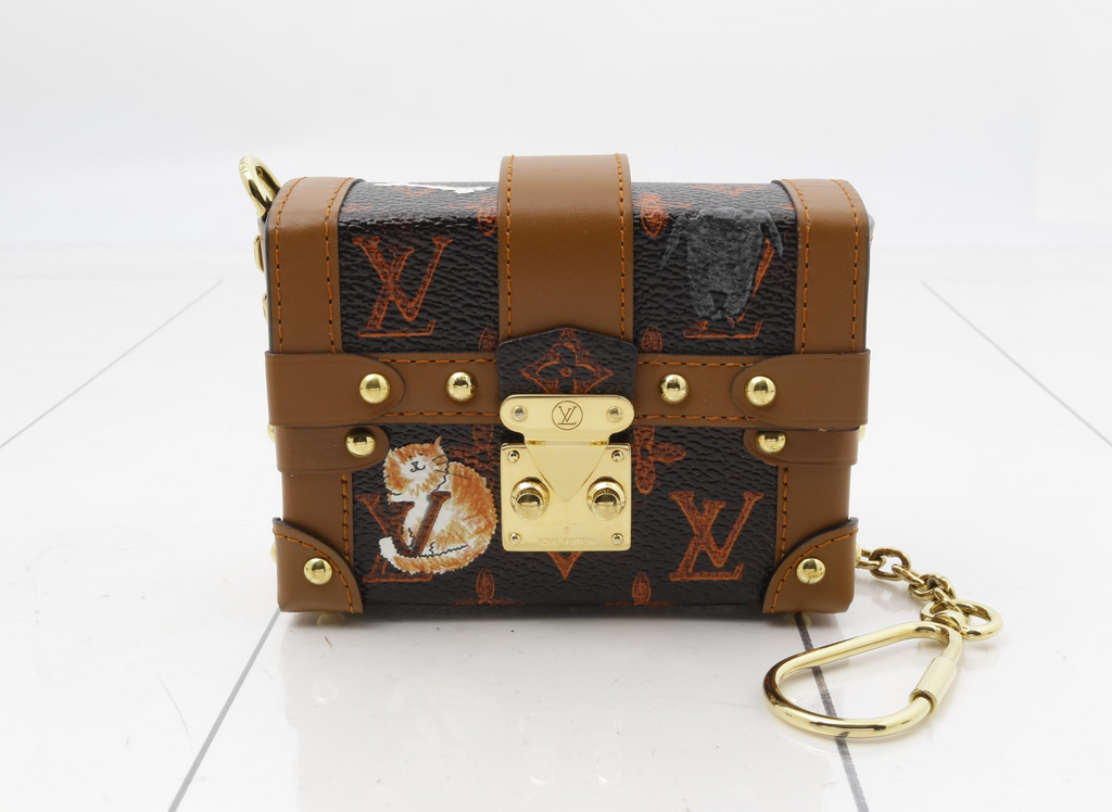 7669 - Louis Vuitton Grace Coddington Catogram Essential Trunk Bag Charm - Image 1