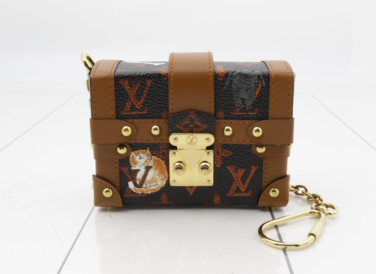 7669 - Louis Vuitton Grace Coddington Catogram Essential Trunk Bag Charm - Image 1