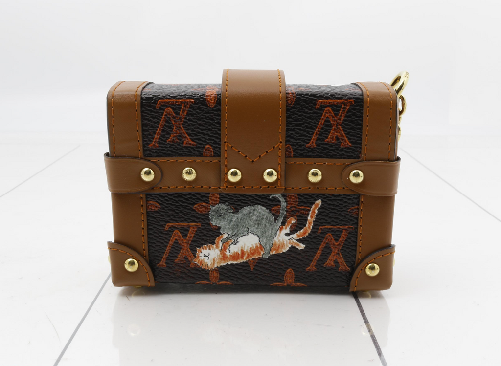 7669 - Louis Vuitton Grace Coddington Catogram Essential Trunk Bag Charm - Image 2