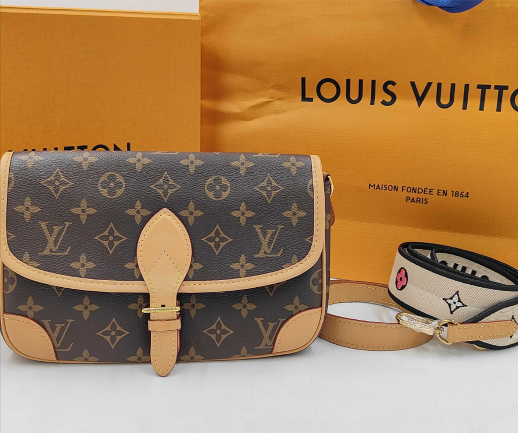 7592 - Louis Vuitton Diane Monogram Canvas Crossbody Bag - Image 1