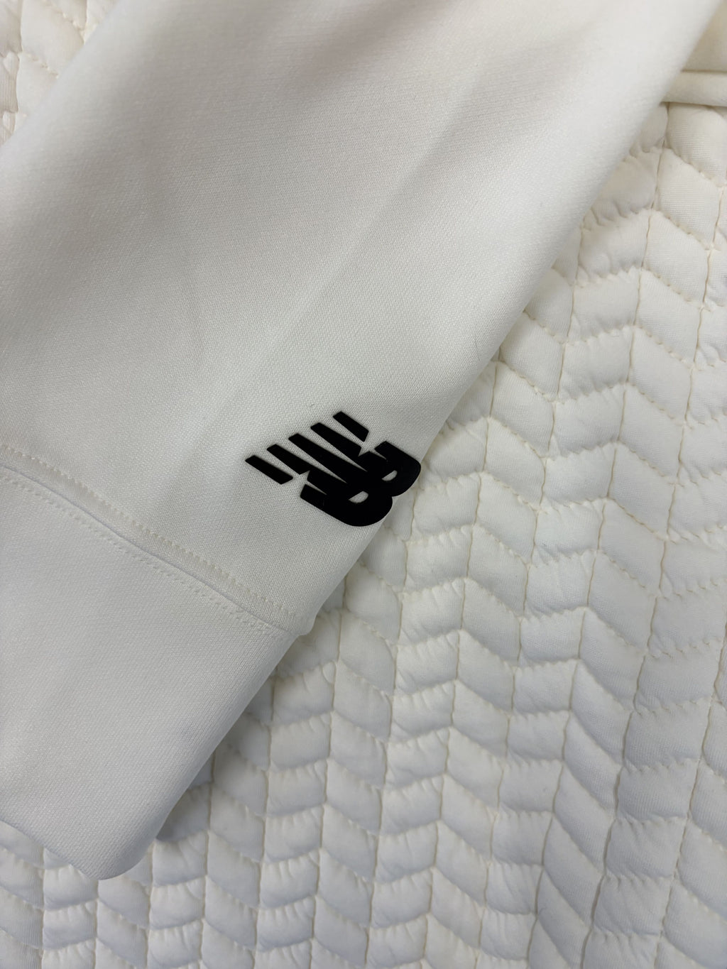 New Balance Quilted Pullover Size M White NB Logo Made in Thailand - Image 2