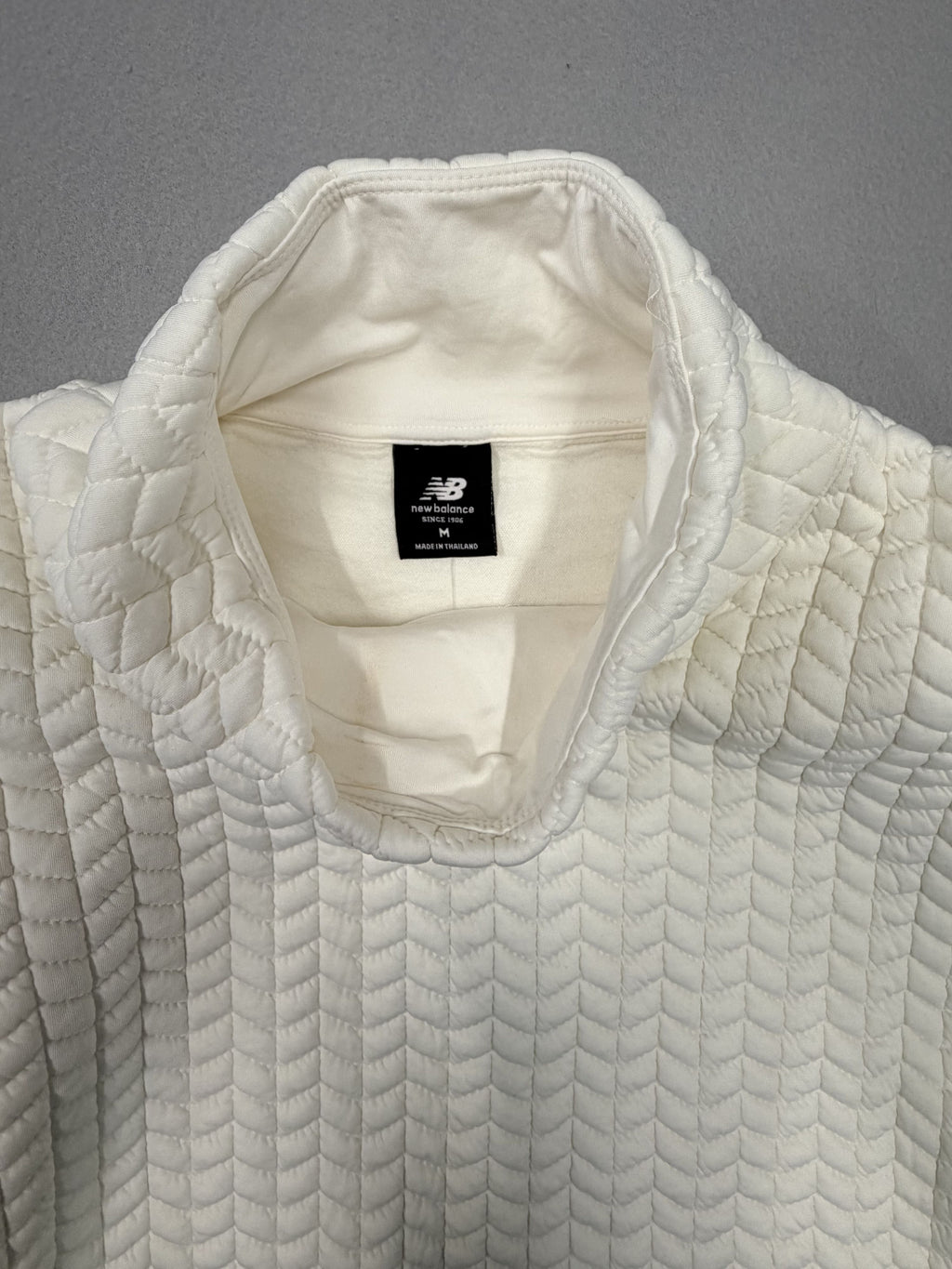 New Balance Quilted Pullover Size M White NB Logo Made in Thailand - Image 4