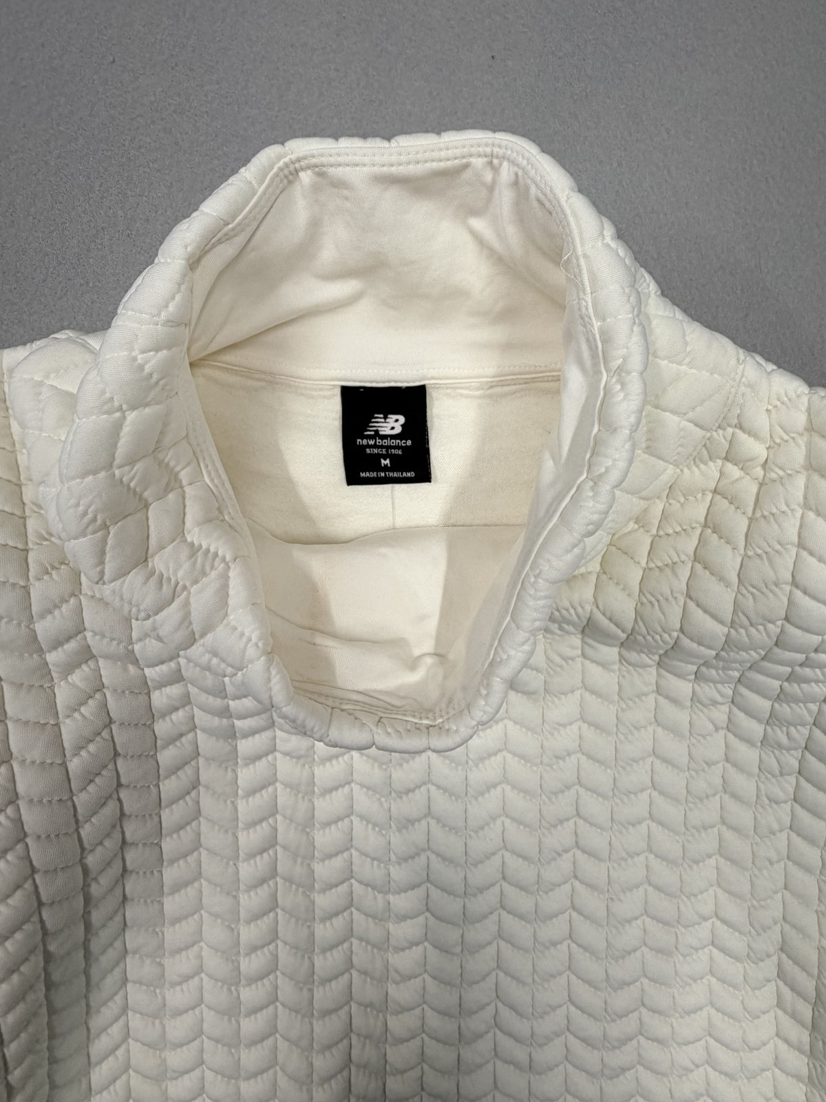 New Balance Quilted Pullover Size M White NB Logo Made in Thailand - Image 4