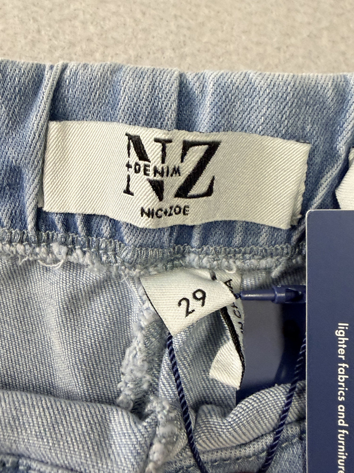 NIC+ZOE NZ Denim Light Wash Wide Leg Cropped Jeans Size 29 Women's - Image 2