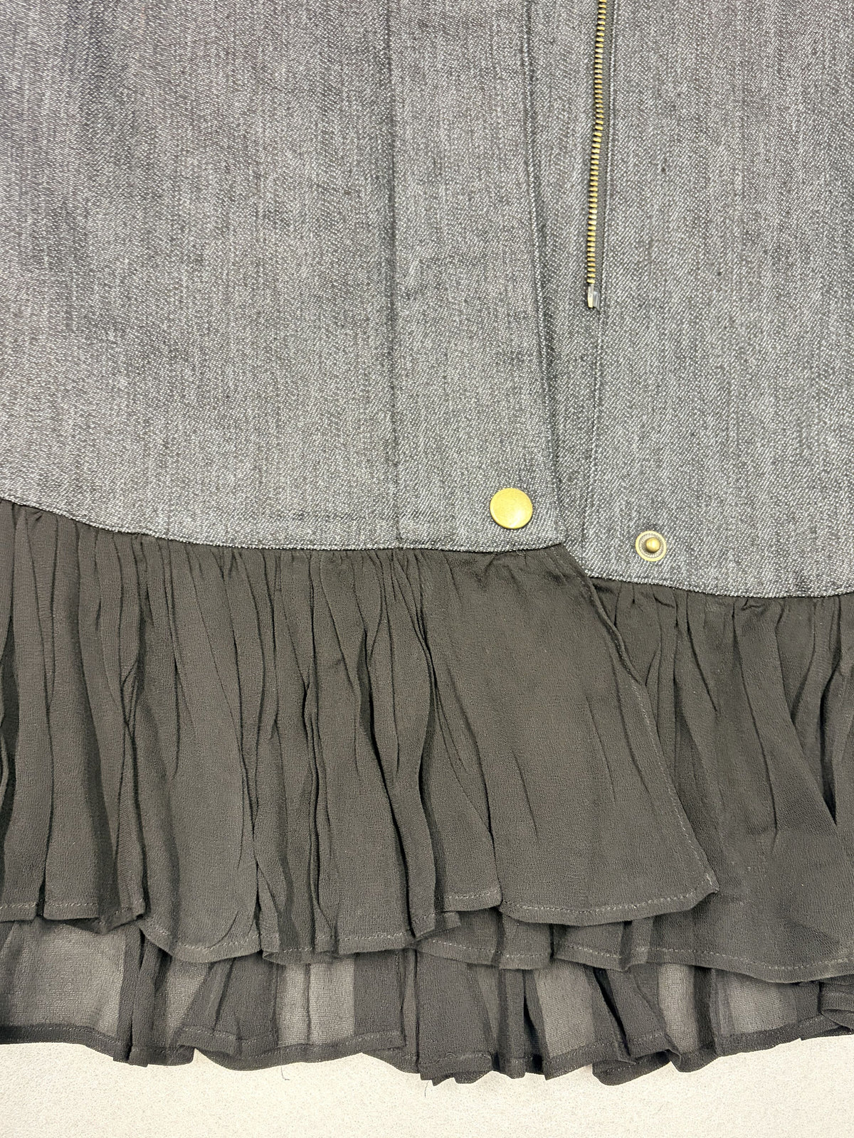 Nicole Miller Chambray Denim Dress Black Ruffle Hem - Size M / Denim / Very Good - Image 2