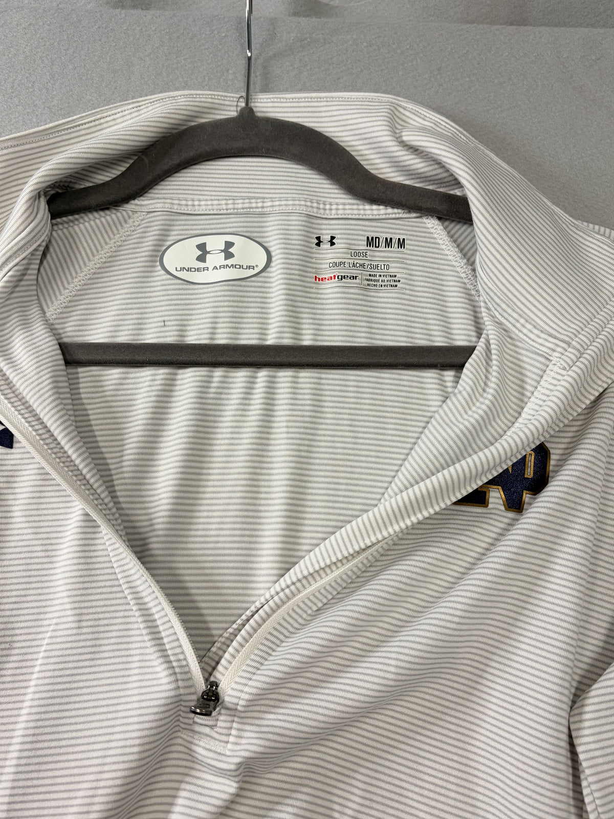 Under Armour Notre Dame Fighting Irish HeatGear 1/4 Zip Pullover Medium - Image 3