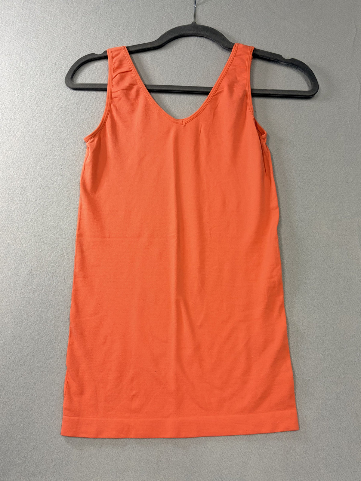 Yelete Seamless V-neck Tank Top One Size Orange - Image 1