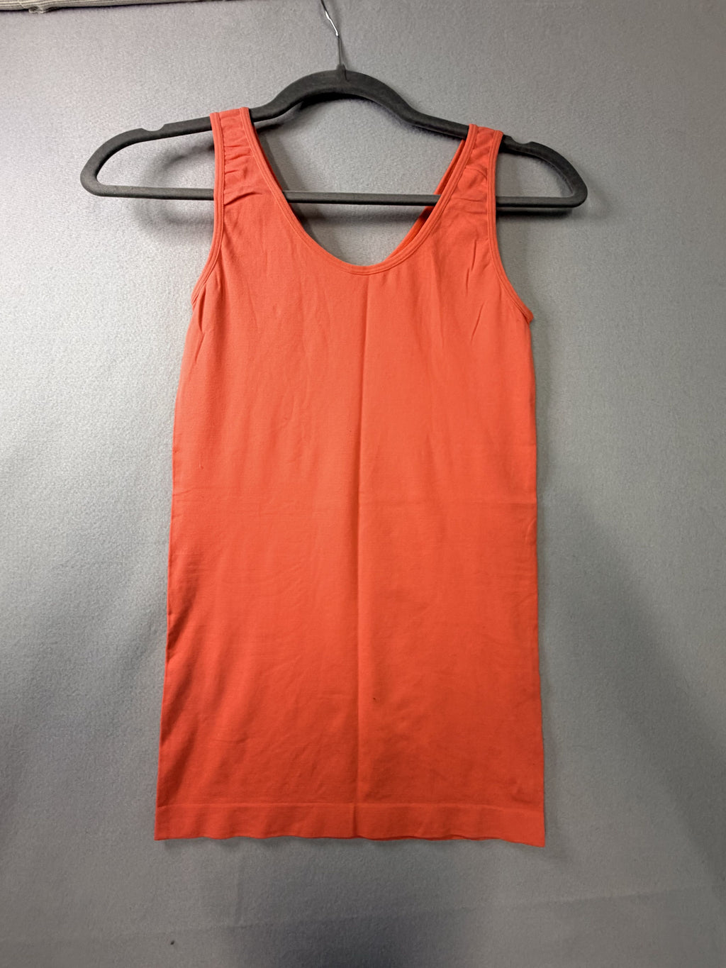 Yelete Seamless V-neck Tank Top One Size Orange - Image 2